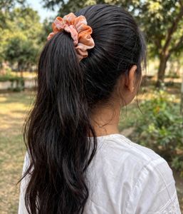 BUY 2 GET 3 FREE! 😱🎀 5 Scrunchies
