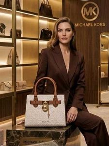 Micheal kors slingbags
