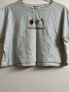 Cute Crop Top Style T-Shirt