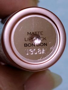 Makeup Revolution Lip Stick