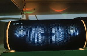 Sony Speaker. Like New. Good Condition..