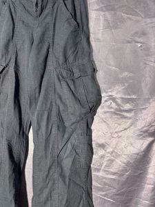 H&amp;M Stylish Black Cargo Pants