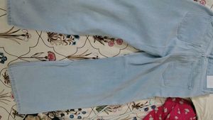 Light Wash Ripped Jeans