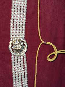 Elegant Pearl Necklace with Floral Pendant