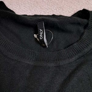 Korean Pinteresty Stylish Black &amp; White Knit Top