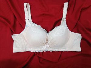 🇳🇿💫🎀Lace Trimmed Padded Bra