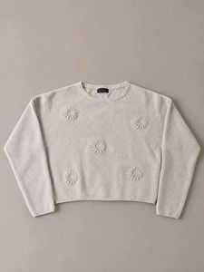 CREAM DAISY EMBROIDERED CROPPED SWEATER