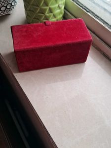 Elegant Red Earrings Box Organizer