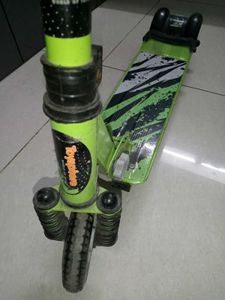 brand new 👌 h Green Folding Scooter for Kids