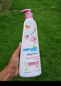 Everyuth Naturals Rejuvenating Flora Body Lotion