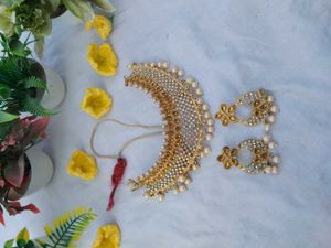 Exquisite Kundan &amp; Pearl Choker Set