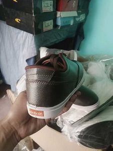 NEW NO USED CASUAL SHOES FOR MEN.