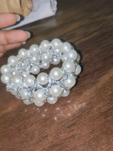 Elegant Faux Pearl Bracelet