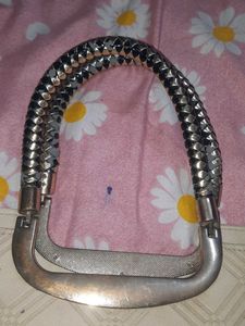 Chic Off-White Textured Handbag