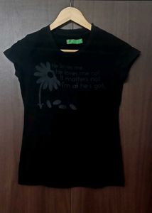 Black Daisy "He Loves Me" T-Shirt