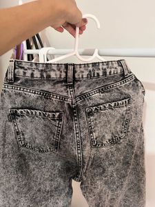 Acid Wash Baggy Jeans