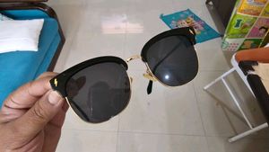 Stylish Black &amp; Gold Sunglasses