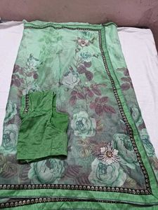 Beautiful Floral Print Saree with Blouse