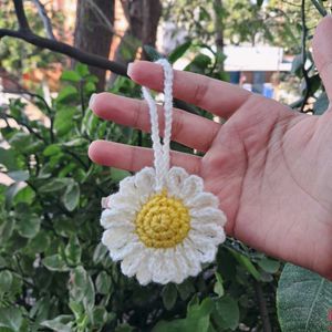 croche daisy charm/keychain