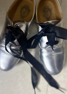girls Silver Lace-Up Flats shoes