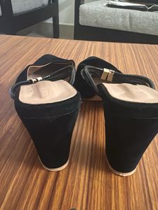 Elegant Black Suede Mules
