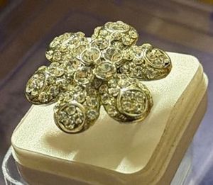 Sparkling Flower Ring