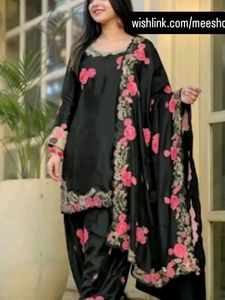 Elegant Black Kurta Set with Floral Embroidery