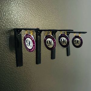 Platform 9 Harry Potter fridge magnet [ only 1