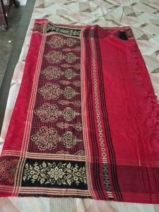 Vibrant Mahanta color Ethnic shawl with Intricate