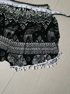 Printed Pom-Pom Short