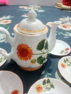 New Ceramic Tea Pot And 5 Plates