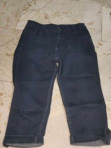 Dark Wash Capris