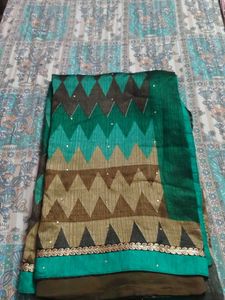 Stunning Green Saree with Geometric Pattern