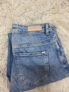 Light Wash Ripped Jeans