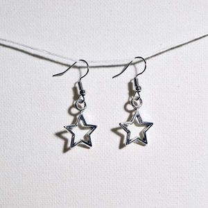7 pairs of Y2K Heart + star earrings
