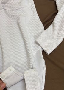 H&amp;M white Ribbed Long Sleeve Bodysuit