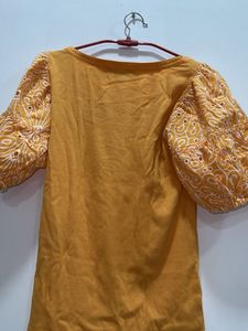 SAVANA.Cute Orange Fitted Top