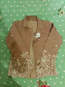Cute White Top with Flower Embellishment