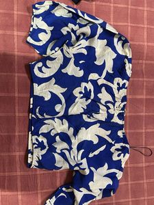 Blue &amp; White Floral Puff Sleeve Top