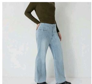 boot cut pants , fade blue