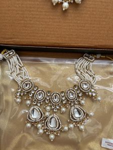 Exquisite Kundan Pearl Jewellery Set