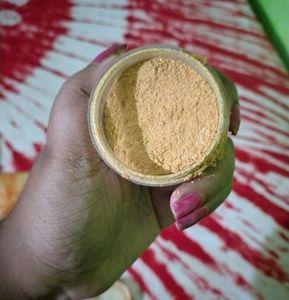 Golden Glitter Eyeshadow Pot ✨