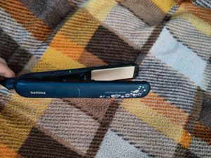 Philips Hair Straightener - Smooth &amp; Style