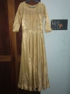 gown