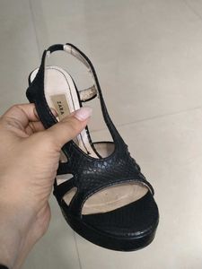 Stylish Black Strappy Heels