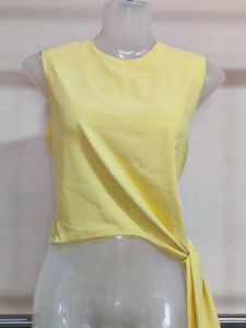 light yellow top back side pearl button