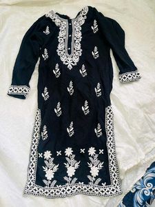 Elegant Black Embroidered Kurta