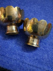 turmeric and kumkum cups