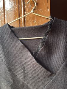 Black V-Neck Long Sleeve Top
