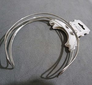 Trendy Silver Metal Choker with Earrings